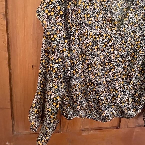Max Studio Black Pink Yellow White Floral Blouse Ruffle Size L - Picture 4 of 7